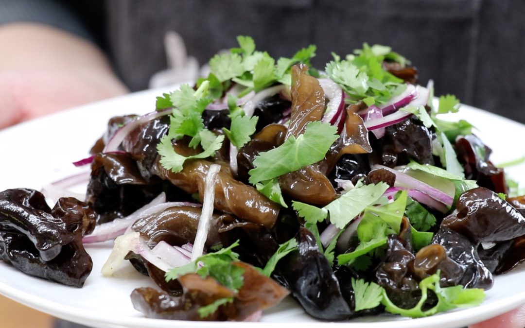 Salade de champignons noirs avec Mr Zhao